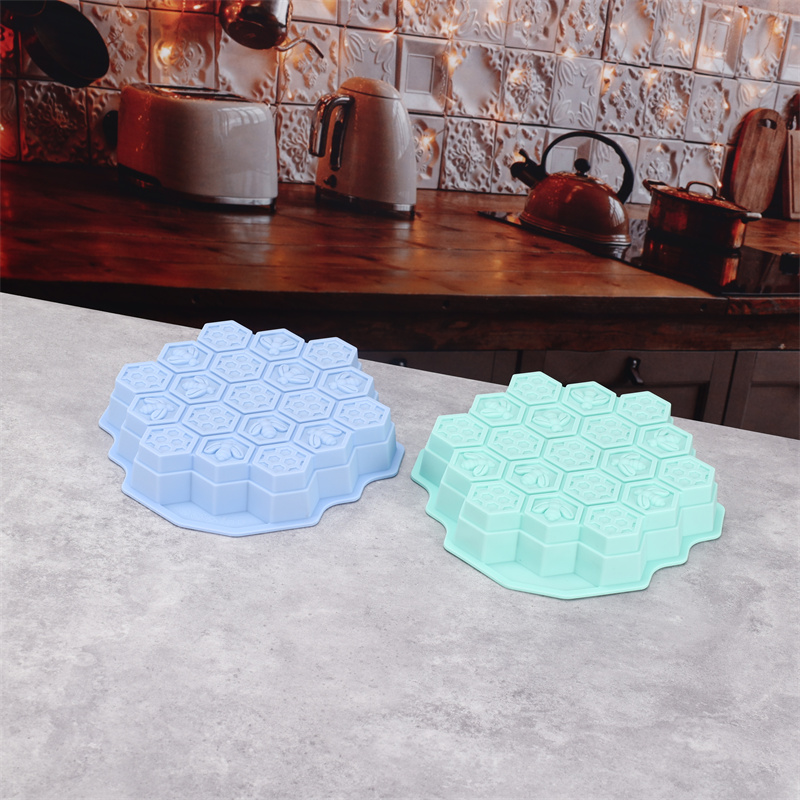 Silicone 19 Mobile Bee Honeyco - مراجعة Soap Making Designs وسعره